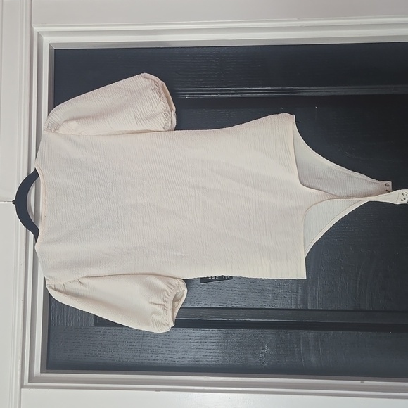 NWT Express Puff Sleeve Square Neck Textured Ivory Bodysuit Size Small - Picture 5 of 8